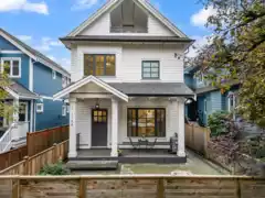 1 1166 E 11th Avenue, Vancouver, BC