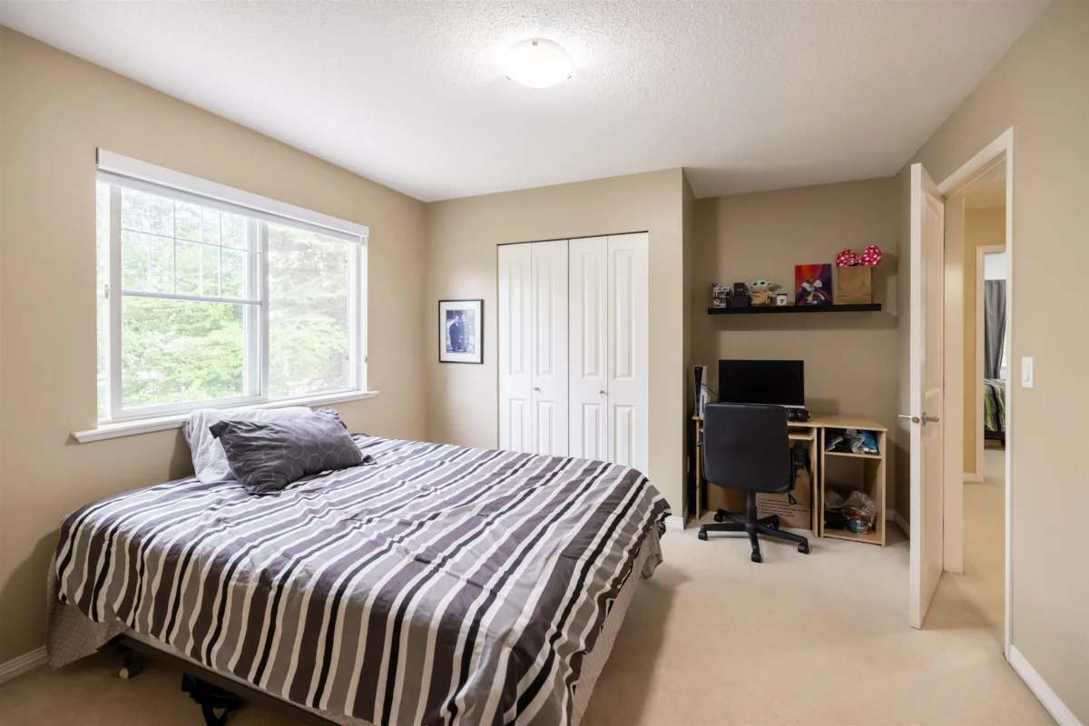Entry Foyer Photo of 1 17097 64 Street, Surrey, BC