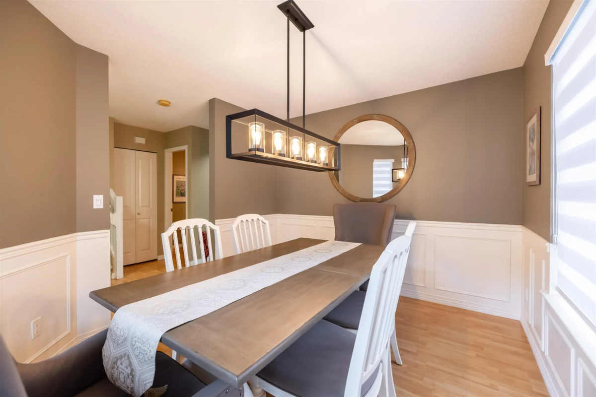 Family Room Photo of 1 17097 64 Street, Surrey, BC