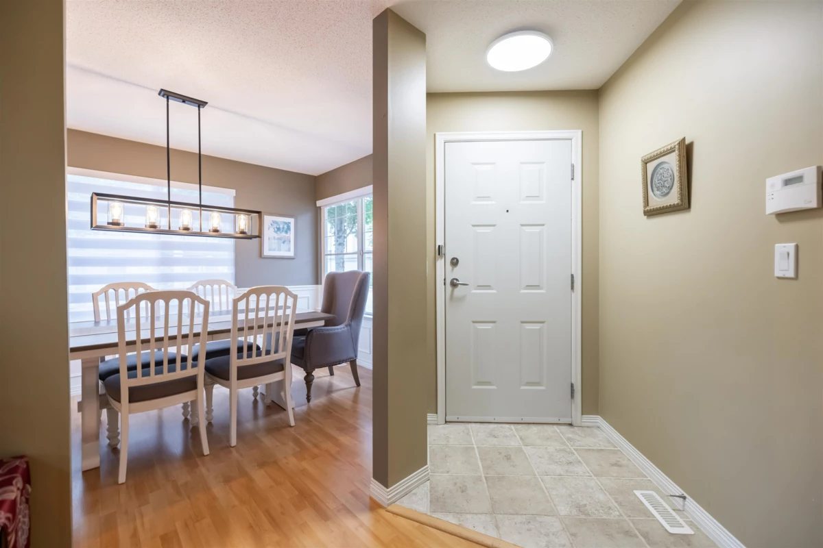 Kitchen Photo of 1 17097 64 Street, Surrey, BC