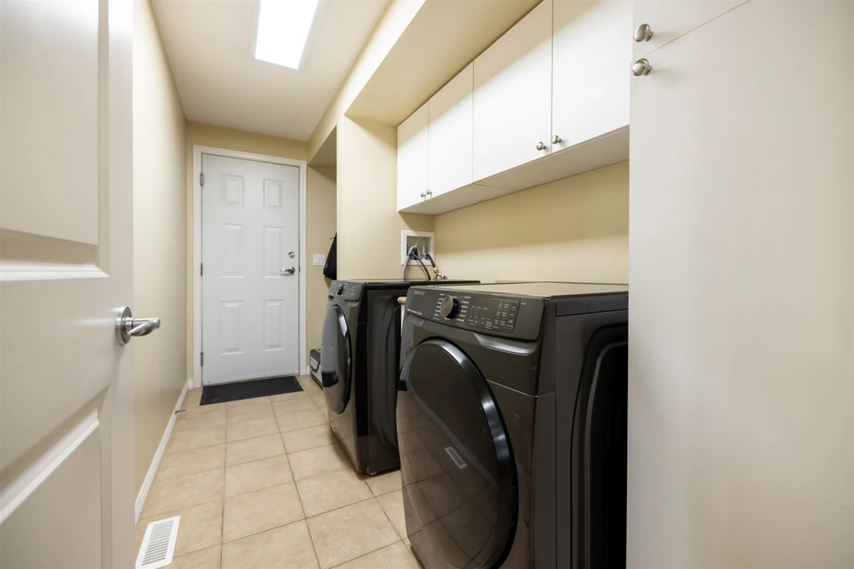 Primary Bathroom Photo of 1 17097 64 Street, Surrey, BC