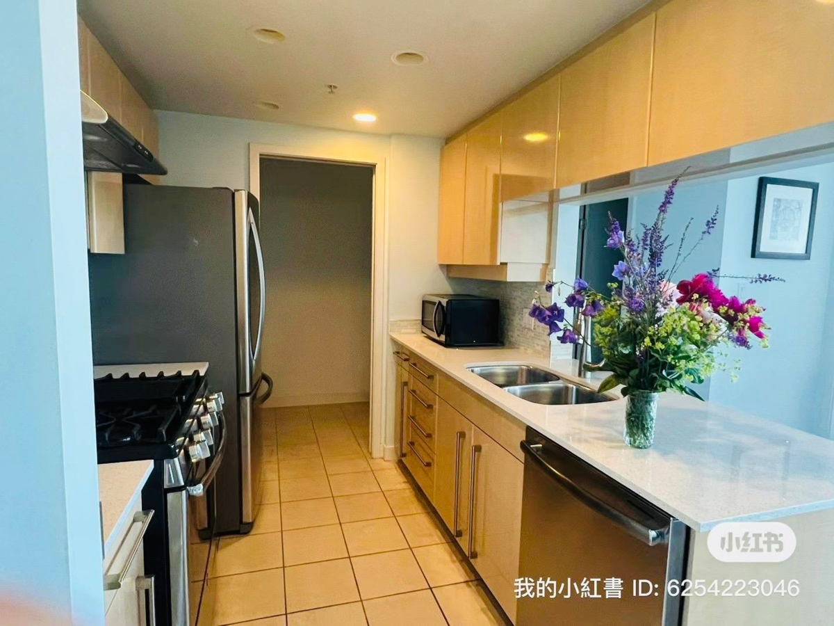 Living Room Photo of 601 1408 Strathmore Mews, Vancouver, BC