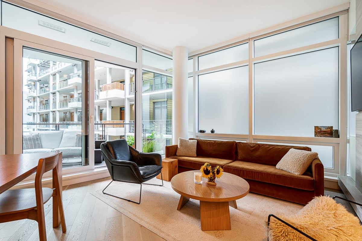 Dining Area Photo of 401 6699 Nelson Avenue, West Vancouver, BC