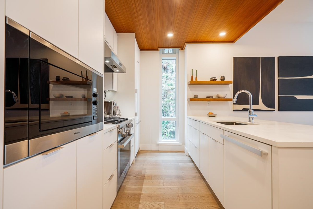 Exterior Rear Photo of 401 6699 Nelson Avenue, West Vancouver, BC