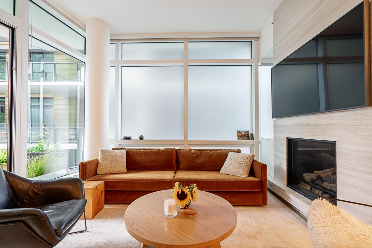 Kitchen Photo of 401 6699 Nelson Avenue, West Vancouver, BC