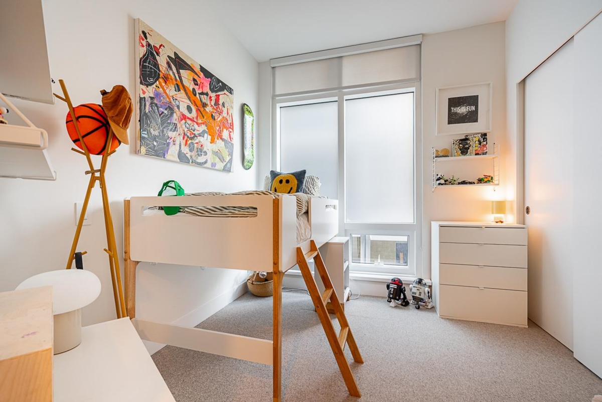 Primary Bathroom Photo of 401 6699 Nelson Avenue, West Vancouver, BC