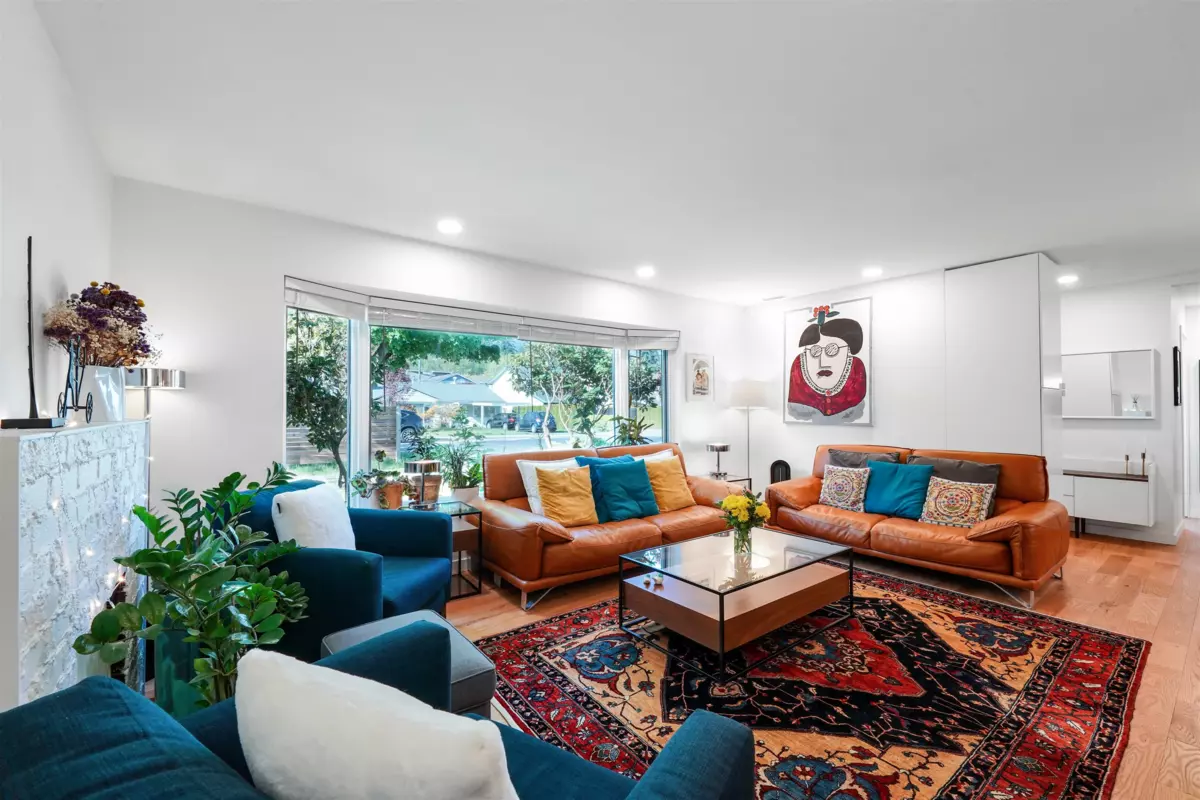 Guest Bathroom Photo of 1287 W 15th Street, North Vancouver, BC