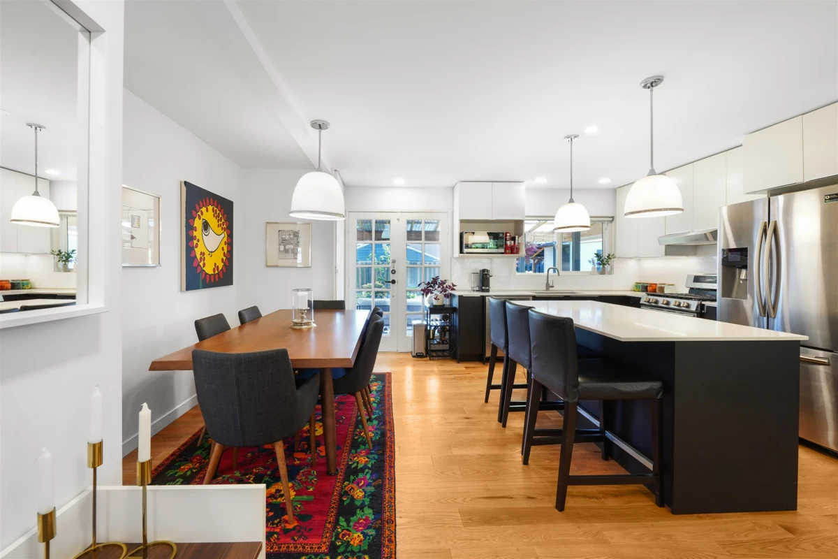 Kitchen Island Photo of 1287 W 15th Street, North Vancouver, BC