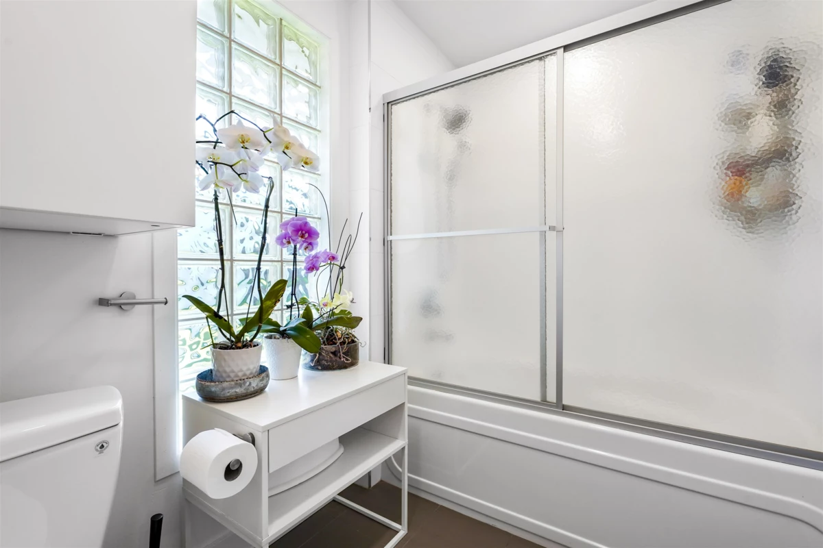 Laundry Room Photo of 1287 W 15th Street, North Vancouver, BC