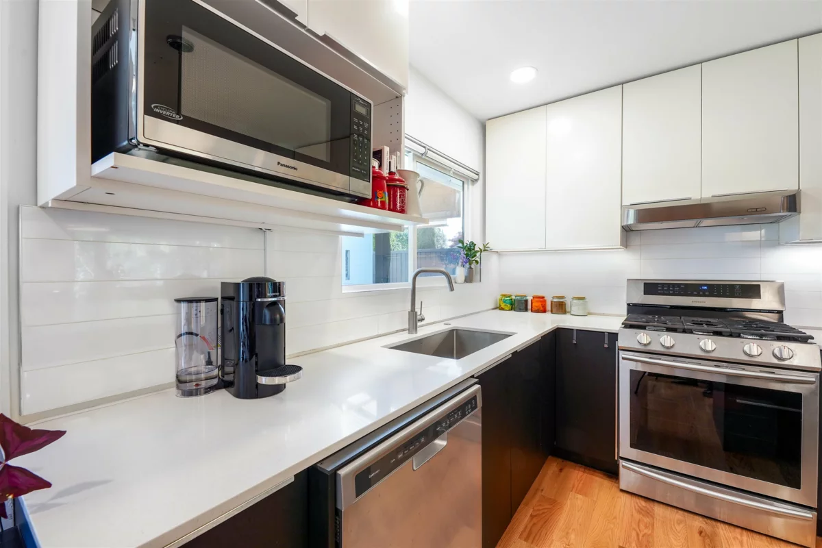 Primary Bathroom Photo of 1287 W 15th Street, North Vancouver, BC