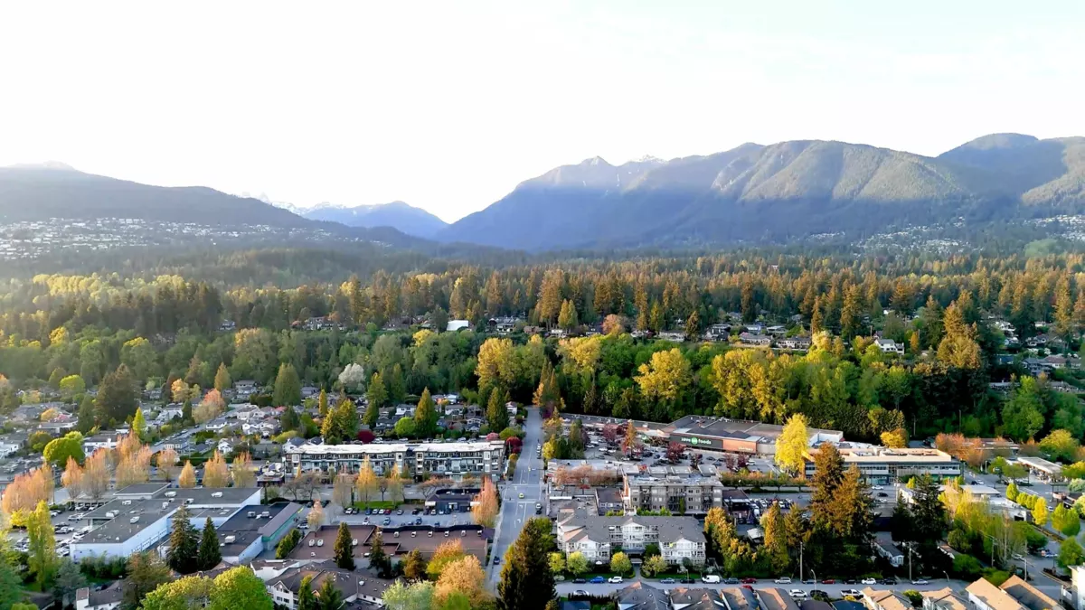 Swimming Pool Photo of 1287 W 15th Street, North Vancouver, BC