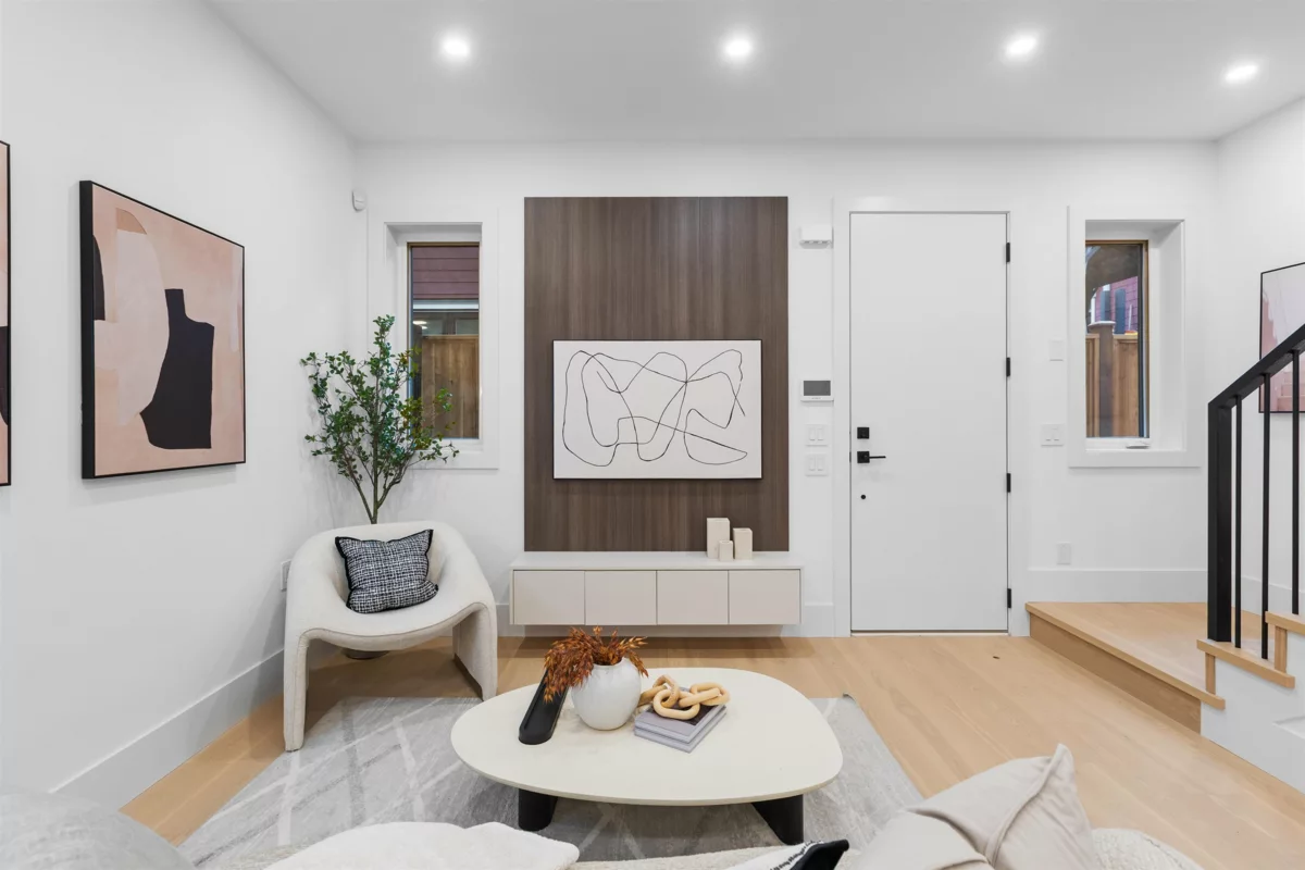 Dining Area Photo of 2609 Dundas Street, Vancouver, BC