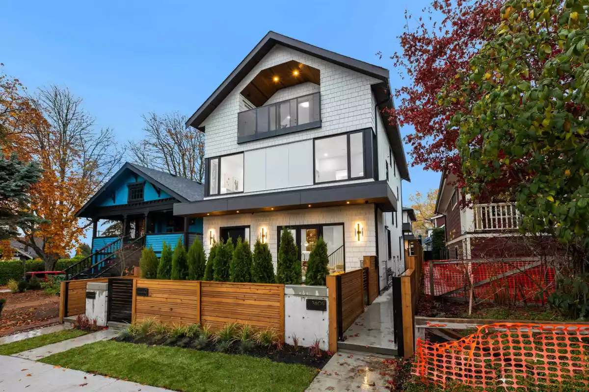 Exterior Front Photo of 2609 Dundas Street, Vancouver, BC
