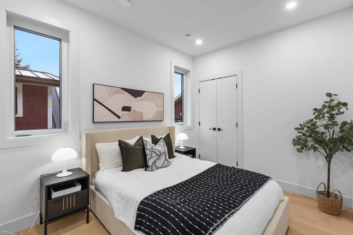 Walk-In Closet Photo of 2609 Dundas Street, Vancouver, BC