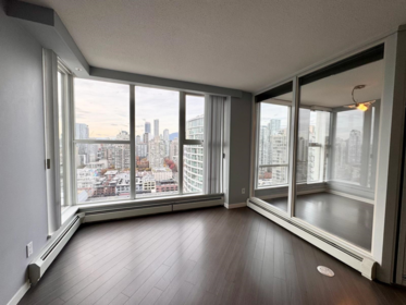 3002 1009 Expo Boulevard, Vancouver, BC, Vancouver — Apartment/Condo for sale