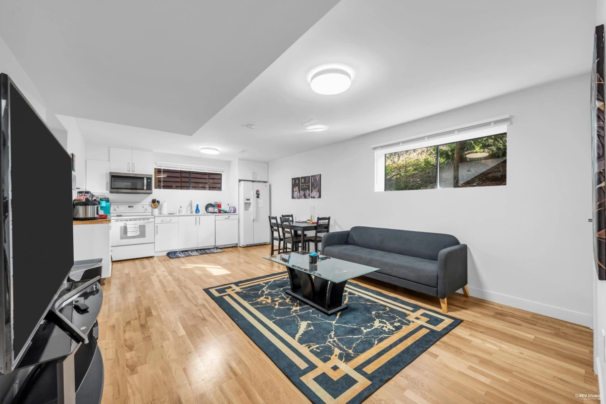 Entry Foyer Photo of 7 Bignall Bay, Port Moody, BC
