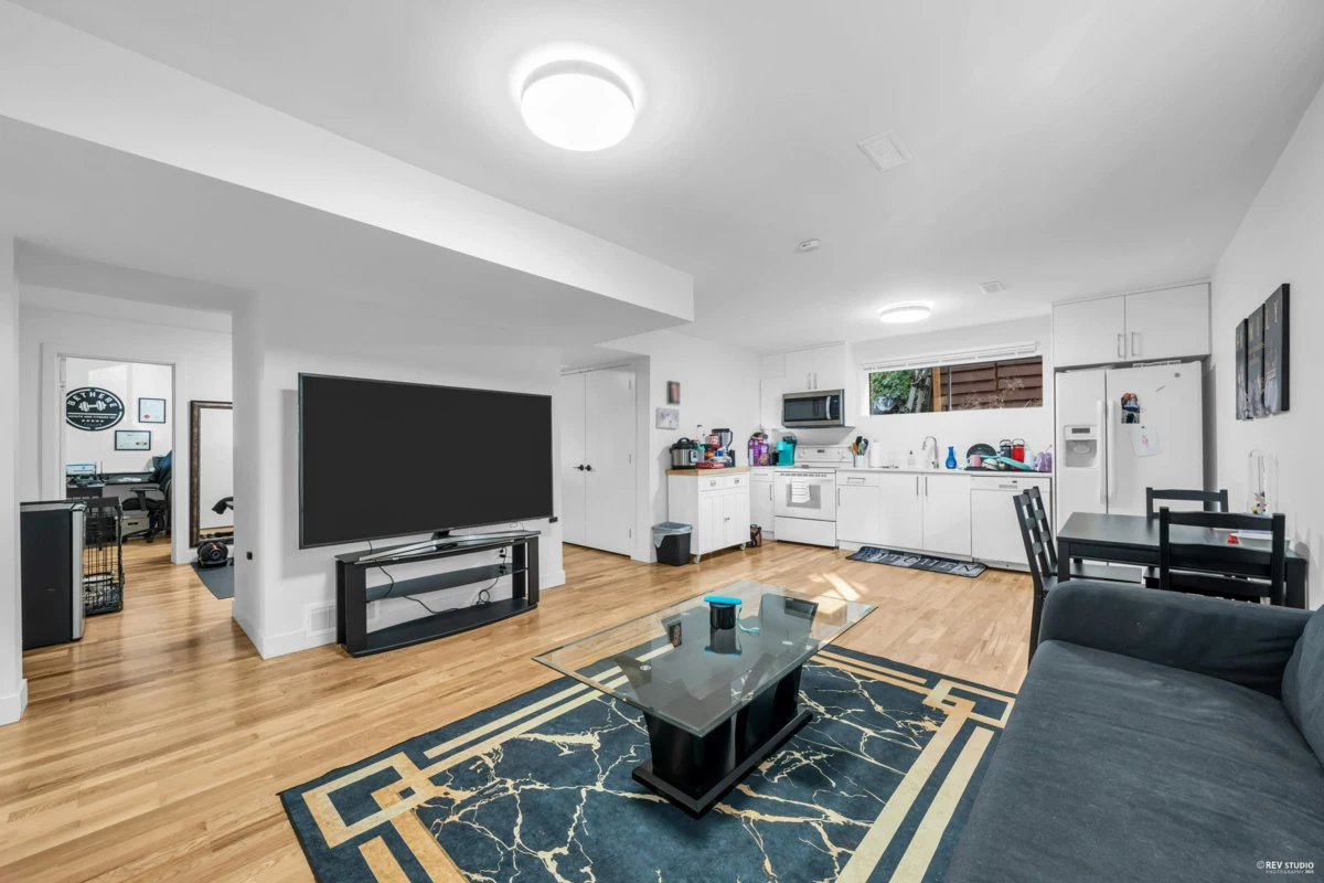 Hallway Photo of 7 Bignall Bay, Port Moody, BC