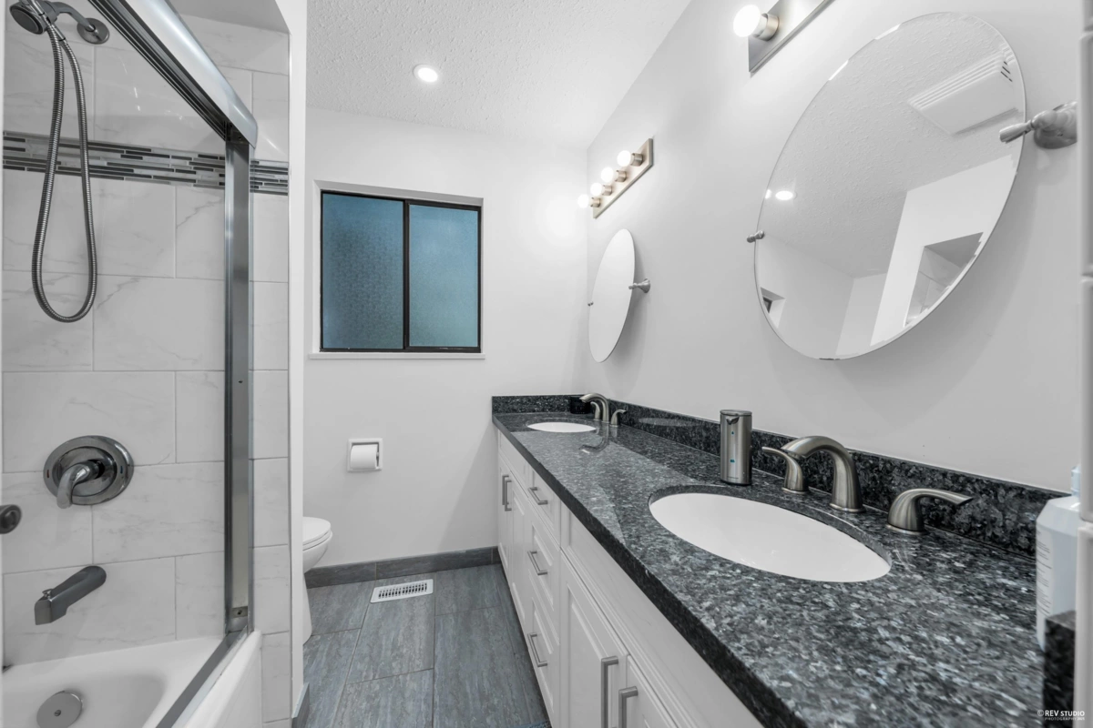 Mudroom Photo of 7 Bignall Bay, Port Moody, BC