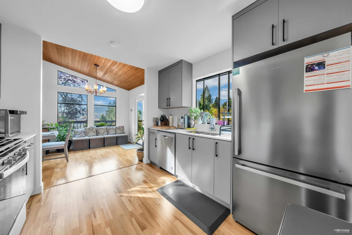 Primary Bathroom Photo of 7 Bignall Bay, Port Moody, BC