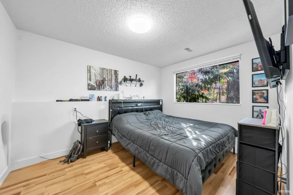 Swimming Pool Photo of 7 Bignall Bay, Port Moody, BC