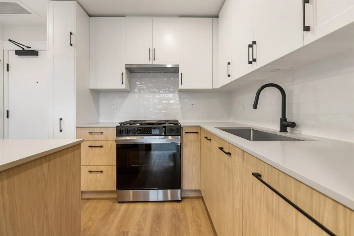 Kitchen Photo of 601 27218 Aldergrove Town Centre Drive, Langley, BC