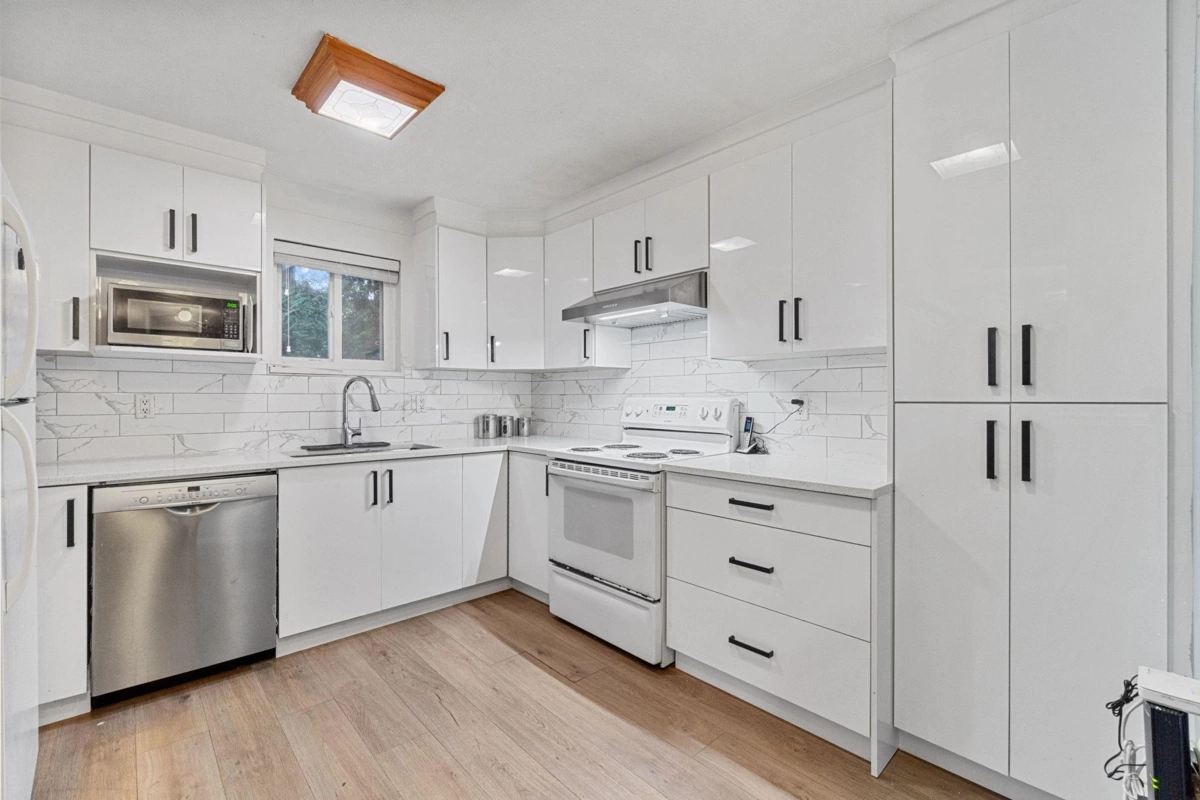 Dining Area Photo of 12 32310 Mouat Drive, Abbotsford, BC