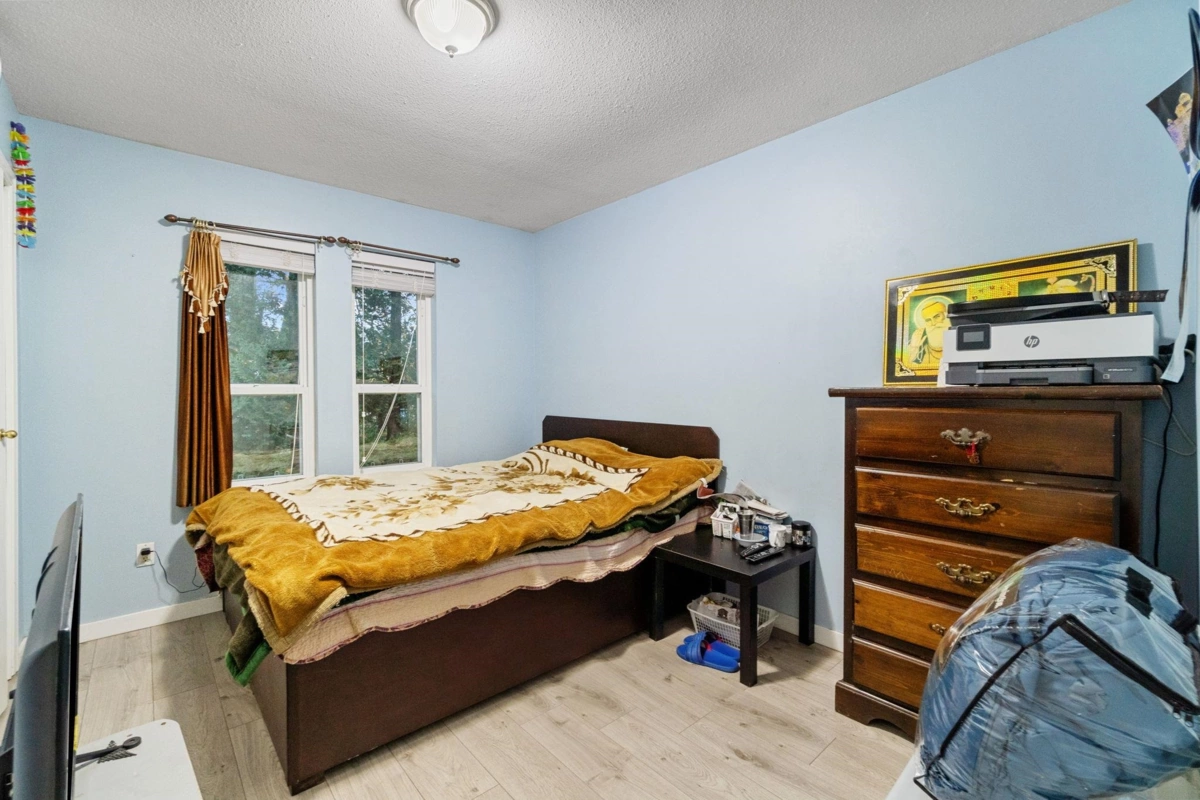 Kitchen Island Photo of 12 32310 Mouat Drive, Abbotsford, BC