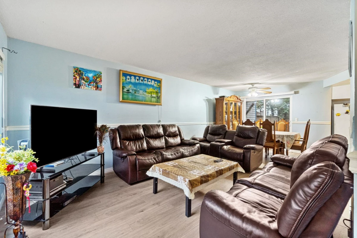Living Room Photo of 12 32310 Mouat Drive, Abbotsford, BC