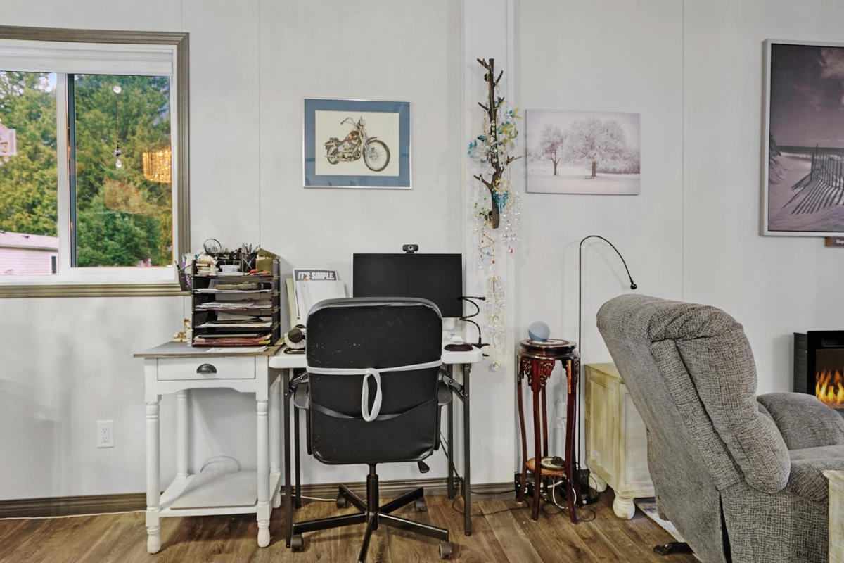 Breakfast Nook Photo of 5 63071 Flood Hope Road, Hope, BC