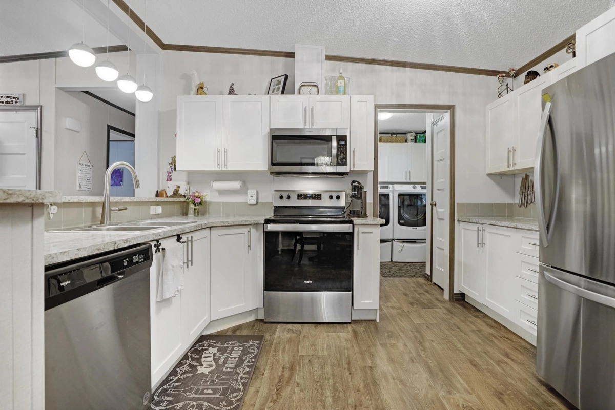 Dining Area Photo of 5 63071 Flood Hope Road, Hope, BC