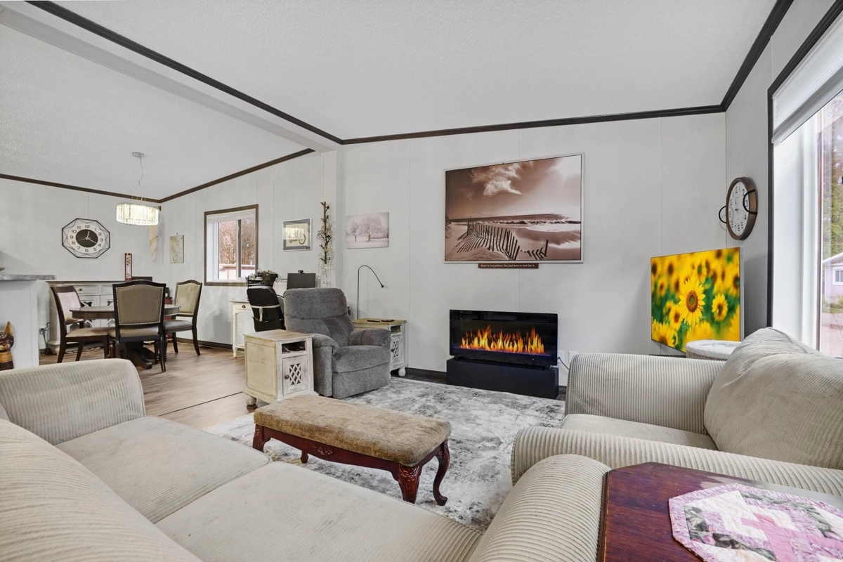 Primary Bedroom Photo of 5 63071 Flood Hope Road, Hope, BC