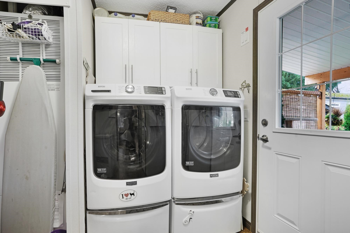 Walk-In Closet Photo of 5 63071 Flood Hope Road, Hope, BC