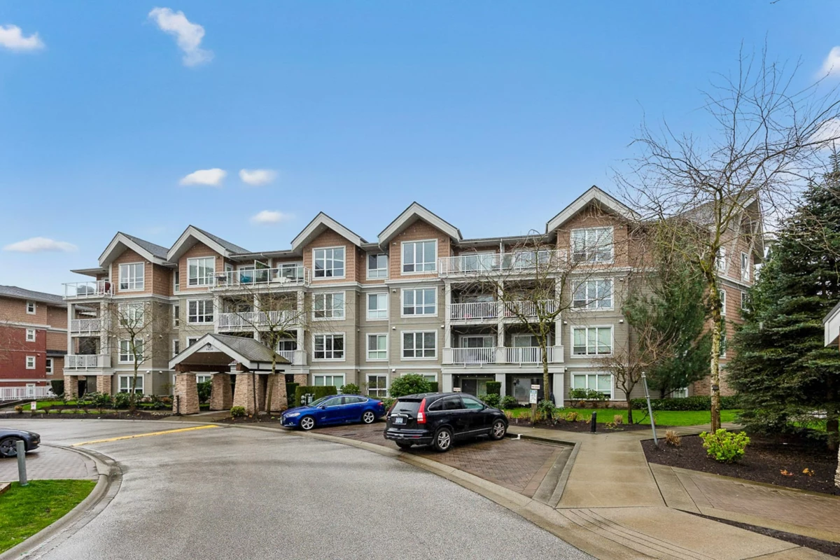 Backyard Photo of 206 6430 194 Street, Surrey, BC