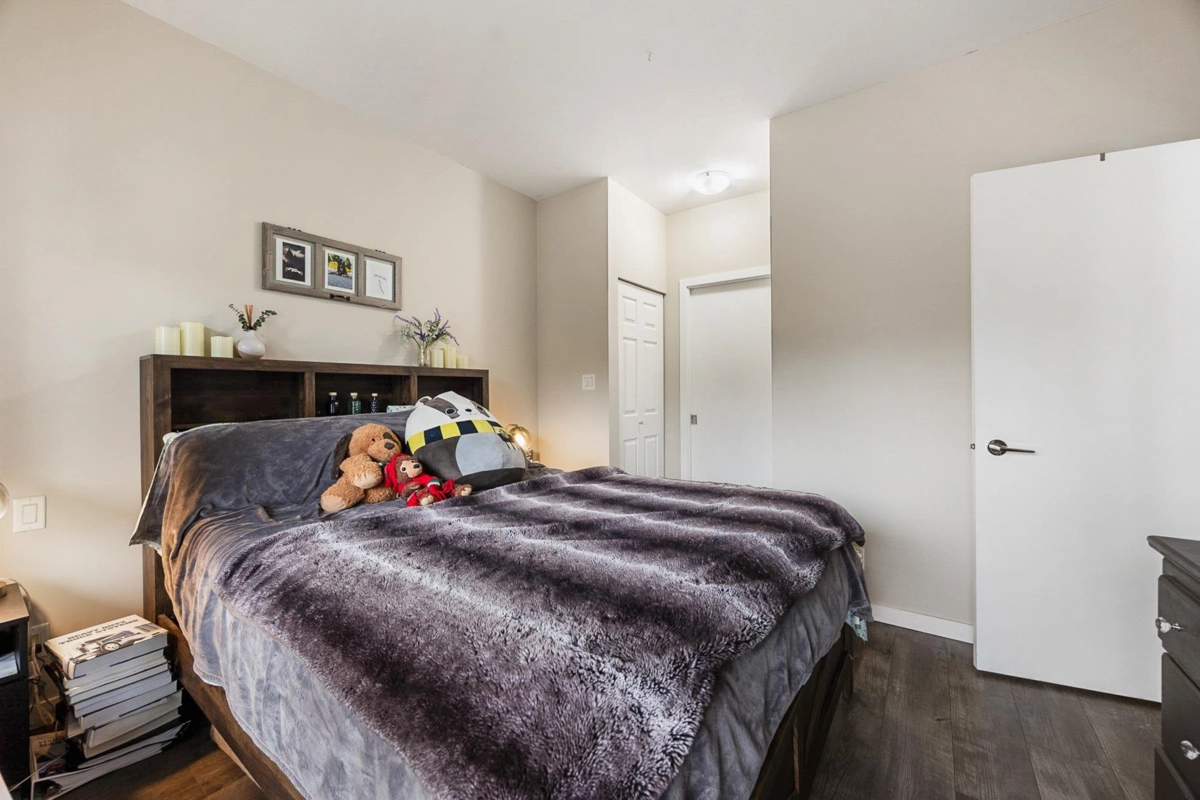 Bedroom 4 Photo of 206 6430 194 Street, Surrey, BC