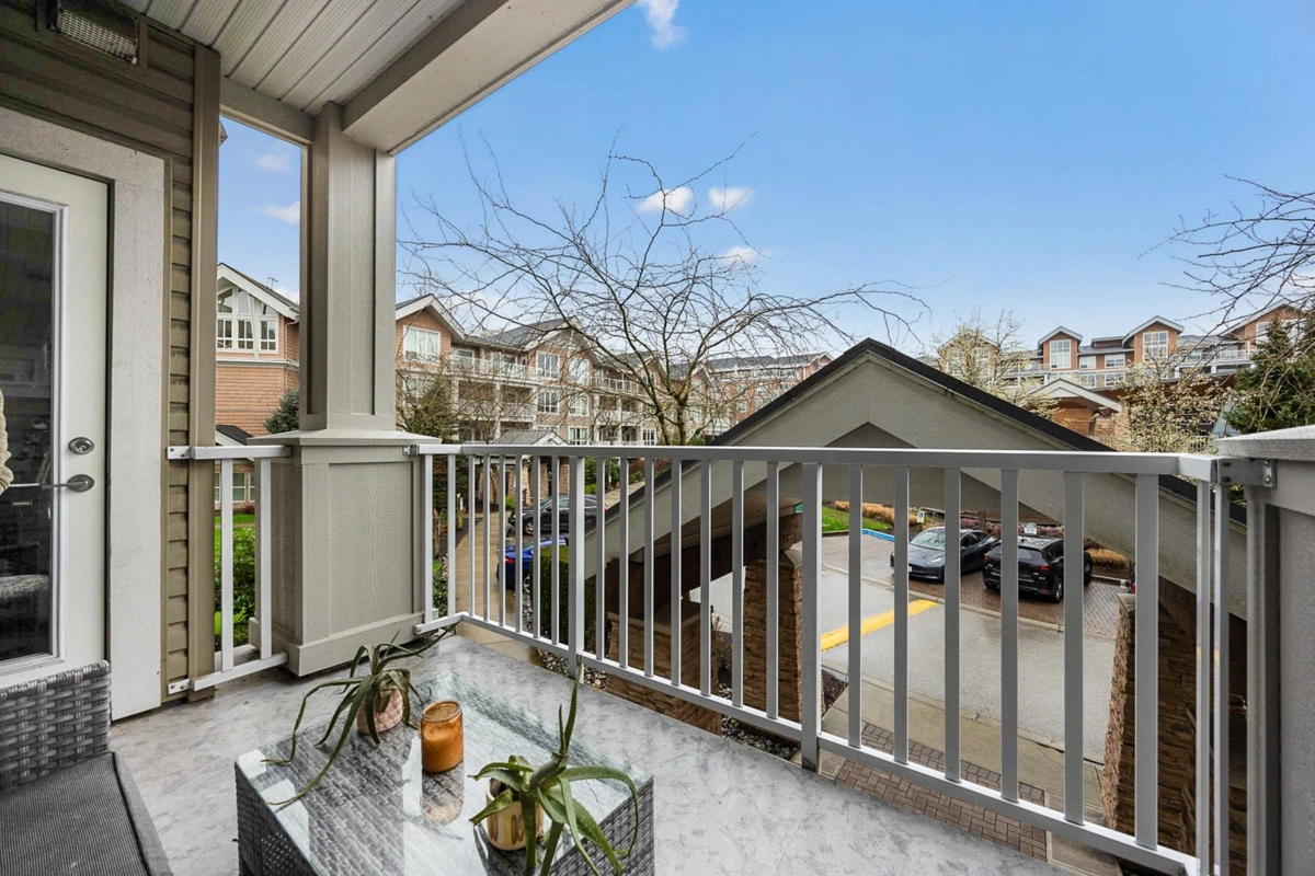 Loft / Bonus Room Photo of 206 6430 194 Street, Surrey, BC