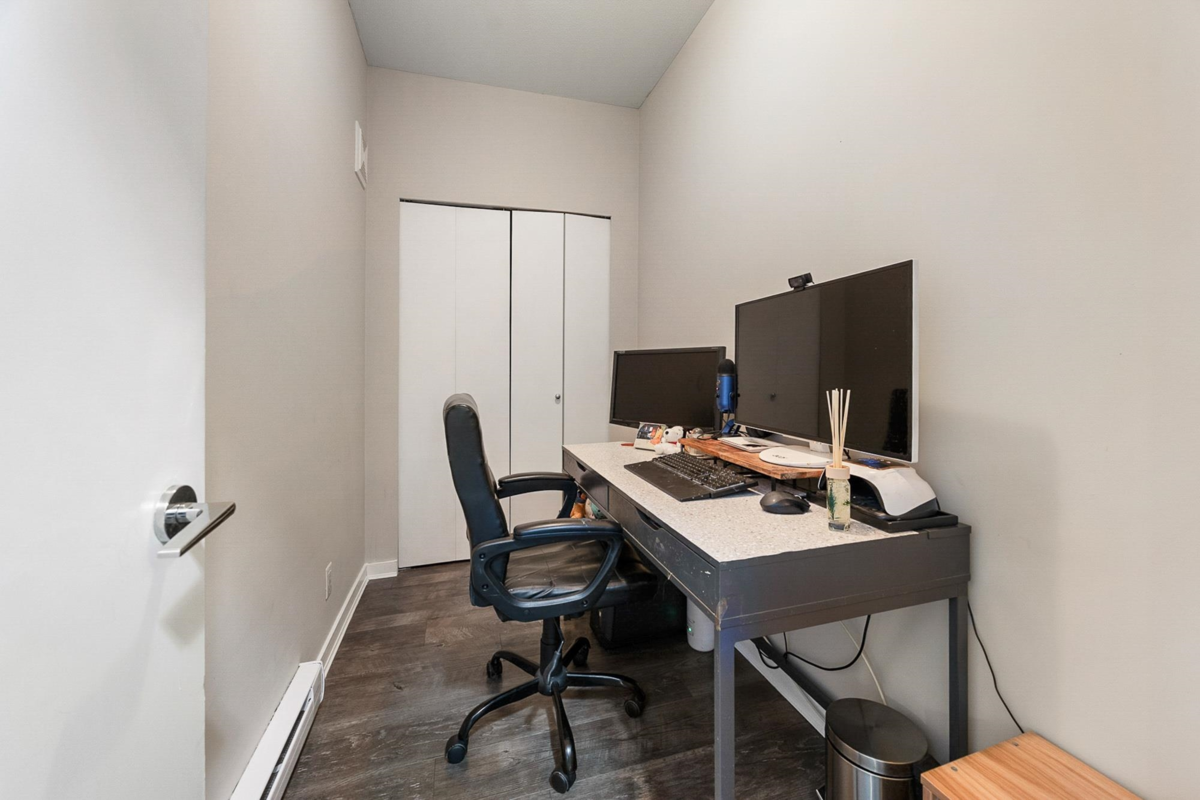 Walk-In Closet Photo of 206 6430 194 Street, Surrey, BC