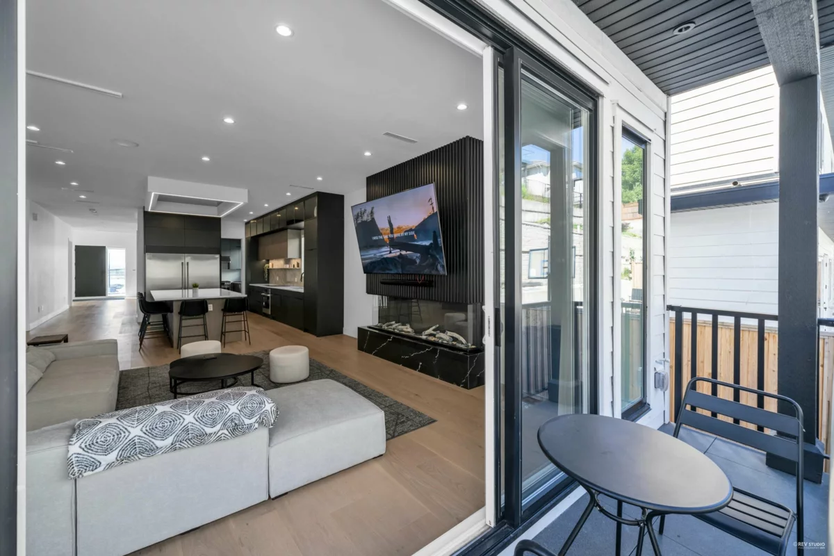 Entry Foyer Photo of 11344 River Road, Surrey, BC