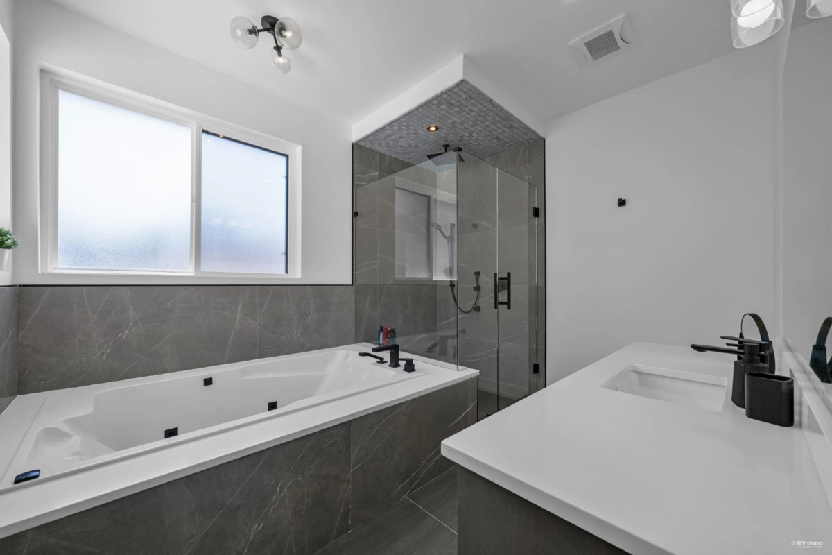 Front Yard Photo of 11344 River Road, Surrey, BC