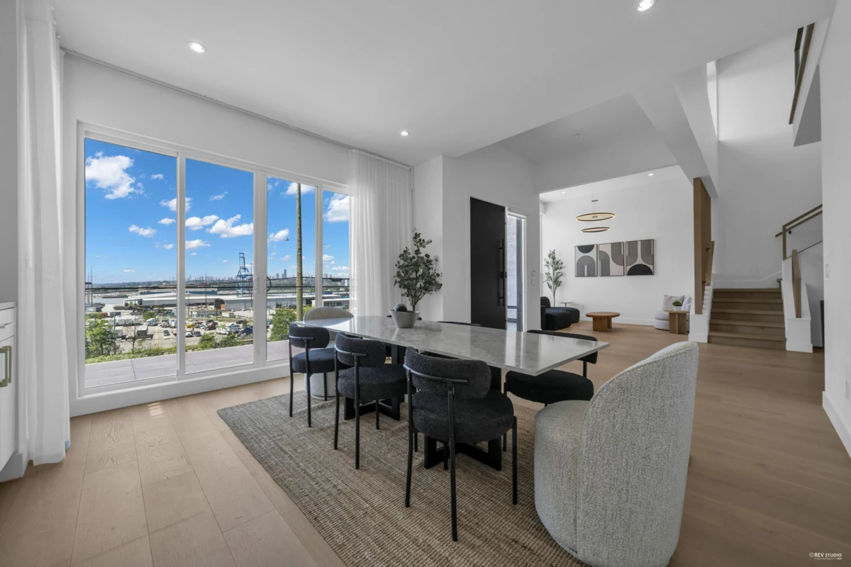 Kitchen Island Photo of 11344 River Road, Surrey, BC