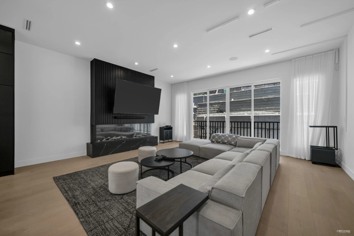 Laundry Room Photo of 11344 River Road, Surrey, BC