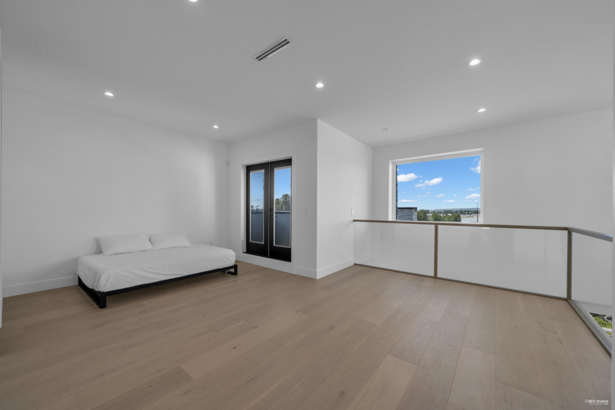 Staircase Photo of 11344 River Road, Surrey, BC