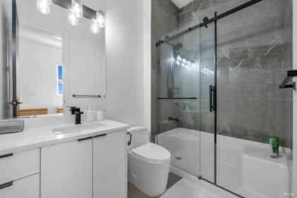 Primary Bathroom Photo of 11344 River Road, Surrey, BC