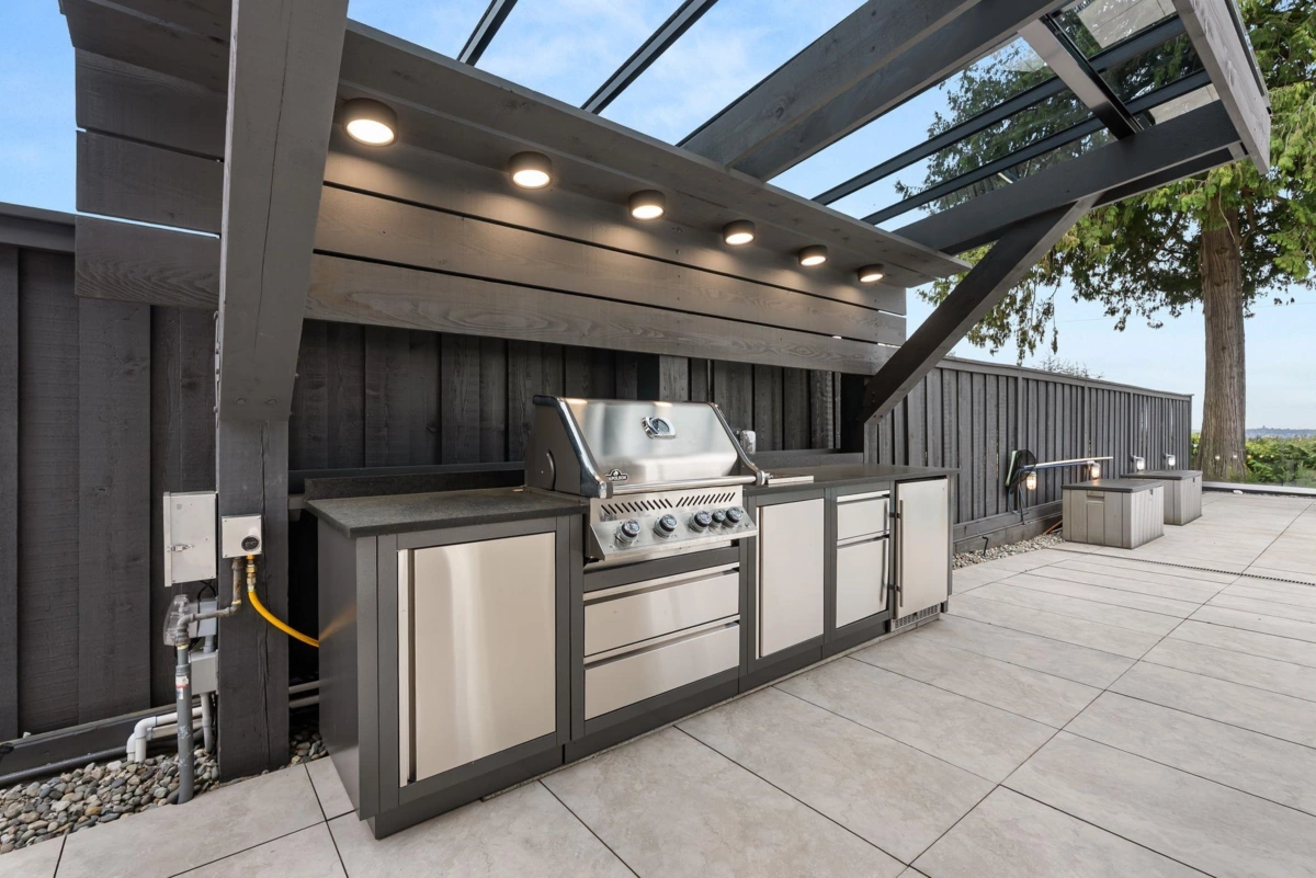 Front Yard Photo of 1265 Queens Avenue, West Vancouver, BC