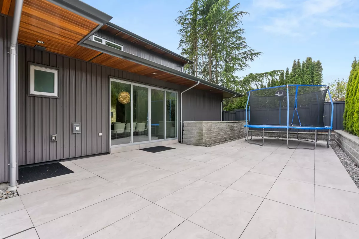 Garden / Landscaping Photo of 1265 Queens Avenue, West Vancouver, BC