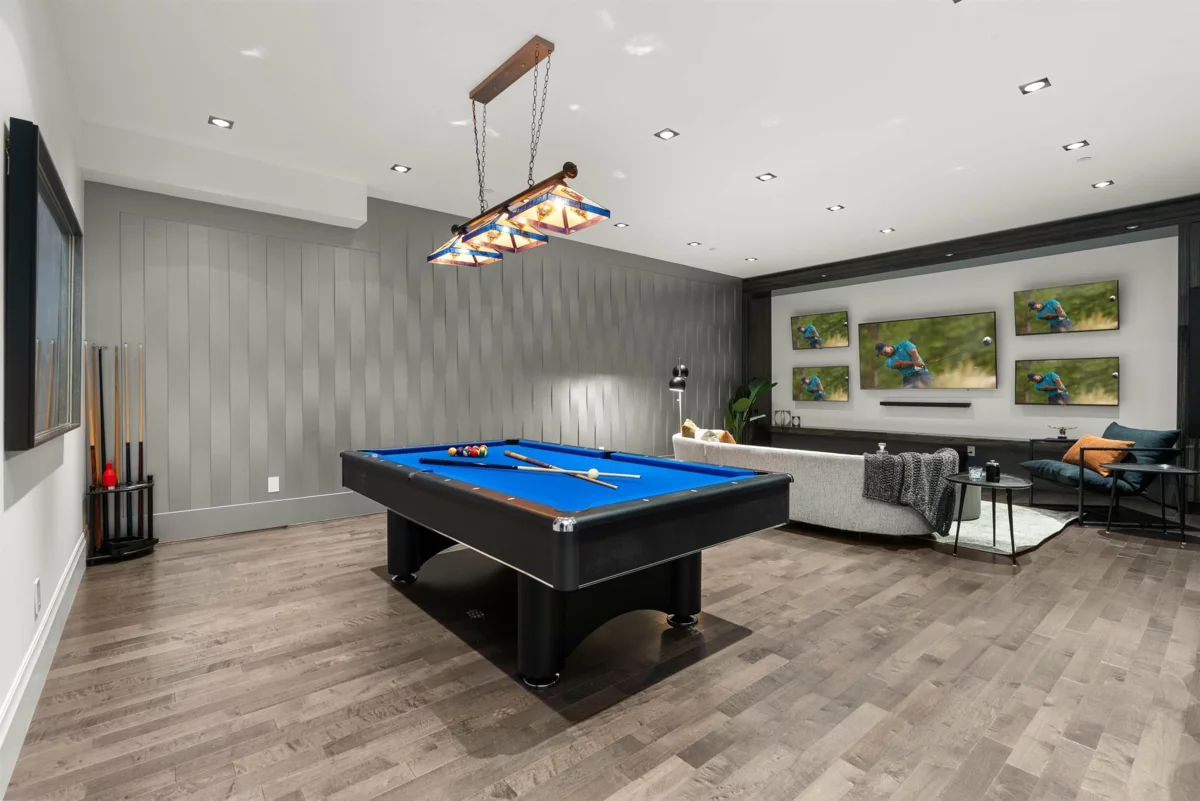 Hallway Photo of 1265 Queens Avenue, West Vancouver, BC