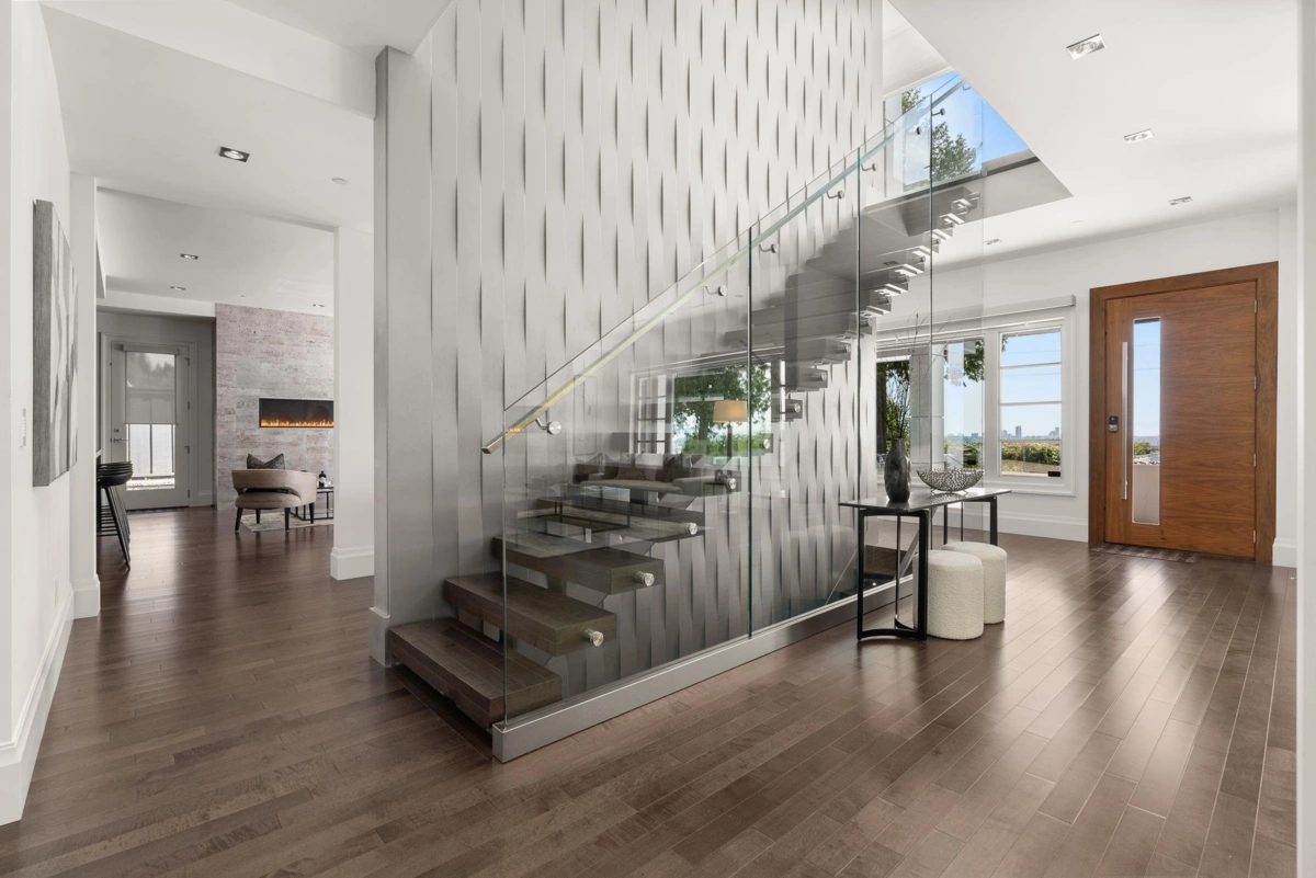 Kitchen Island Photo of 1265 Queens Avenue, West Vancouver, BC