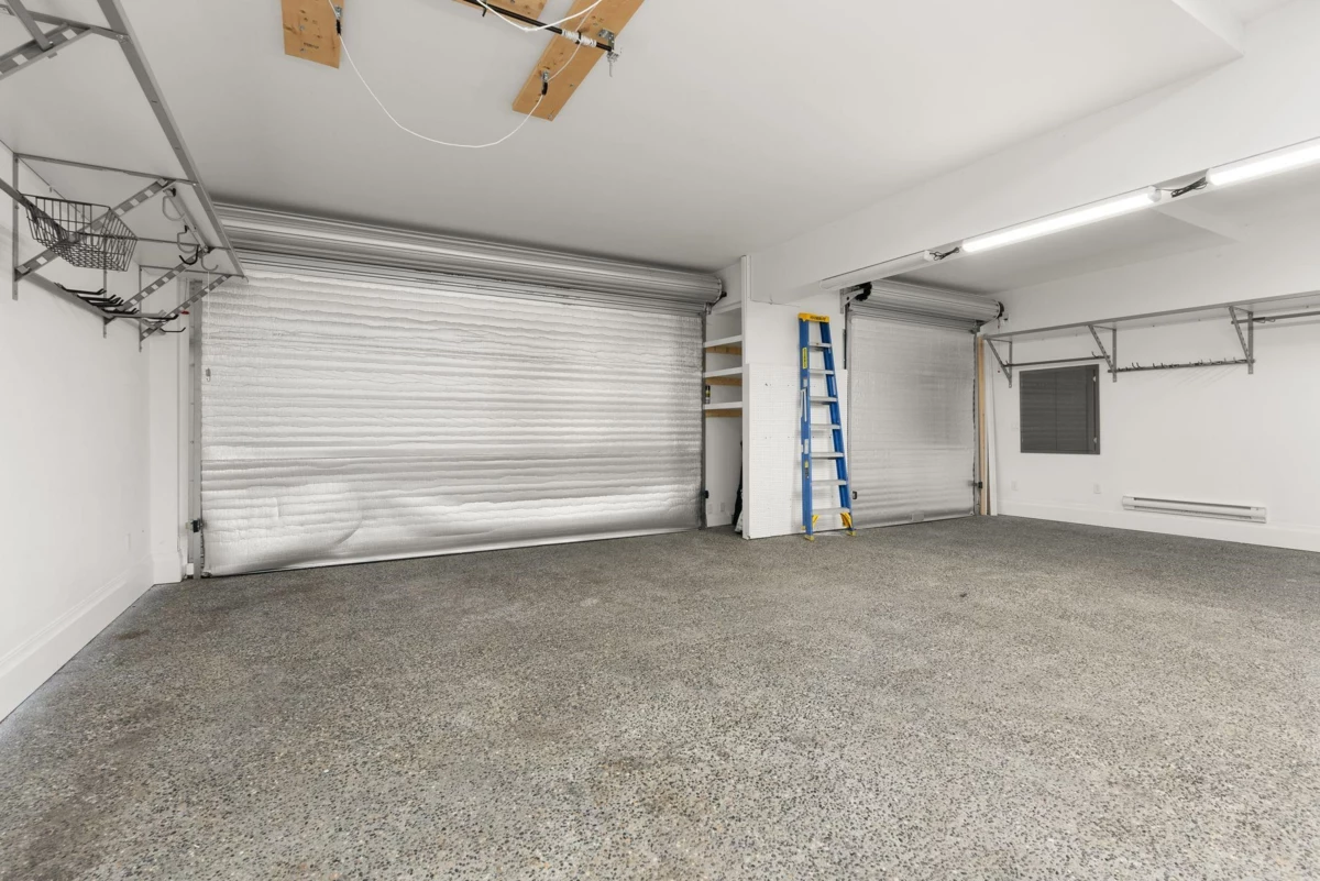 Swimming Pool Photo of 1265 Queens Avenue, West Vancouver, BC