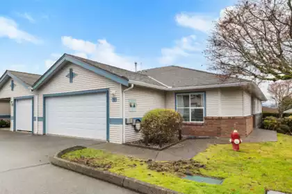 10 8889 212 Street, Langley, BC, Langley — Townhouse for sale