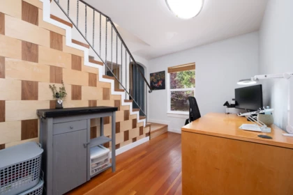 1075 Gladwin Drive, North Vancouver, BC, North Vancouver — Single Family Residence for sale