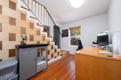 1075 Gladwin Drive, North Vancouver, BC, North Vancouver — 3 bed single family residence for sale